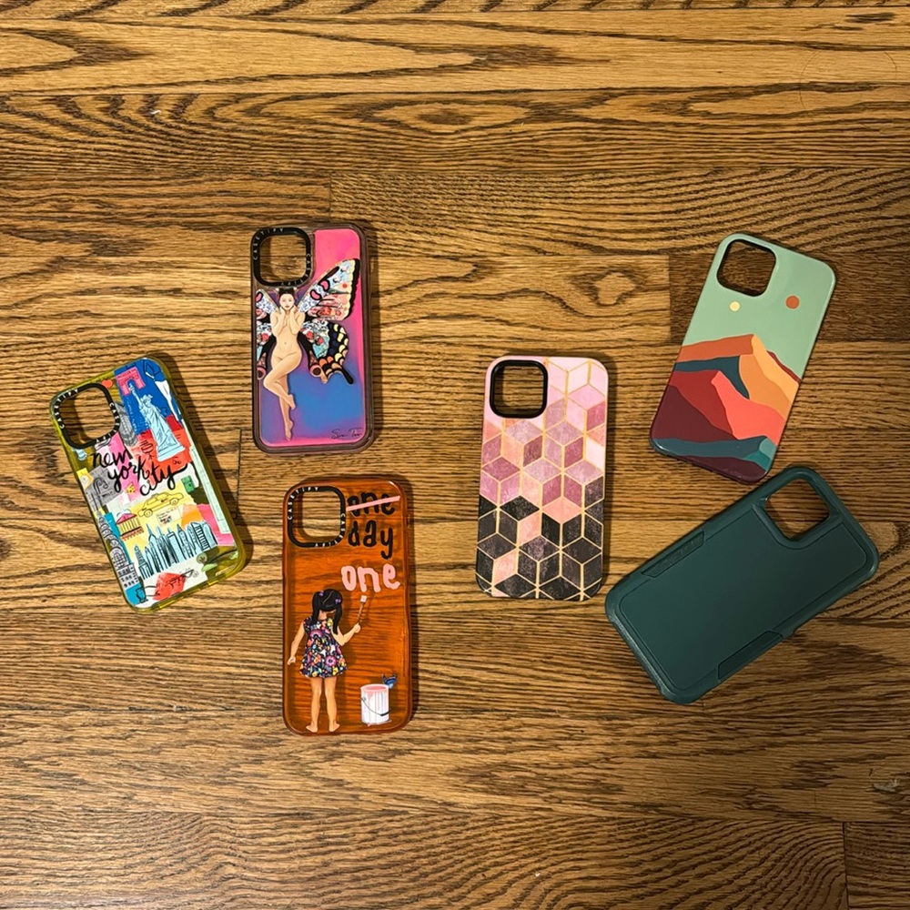 iPhone 12 Pro case (like new)